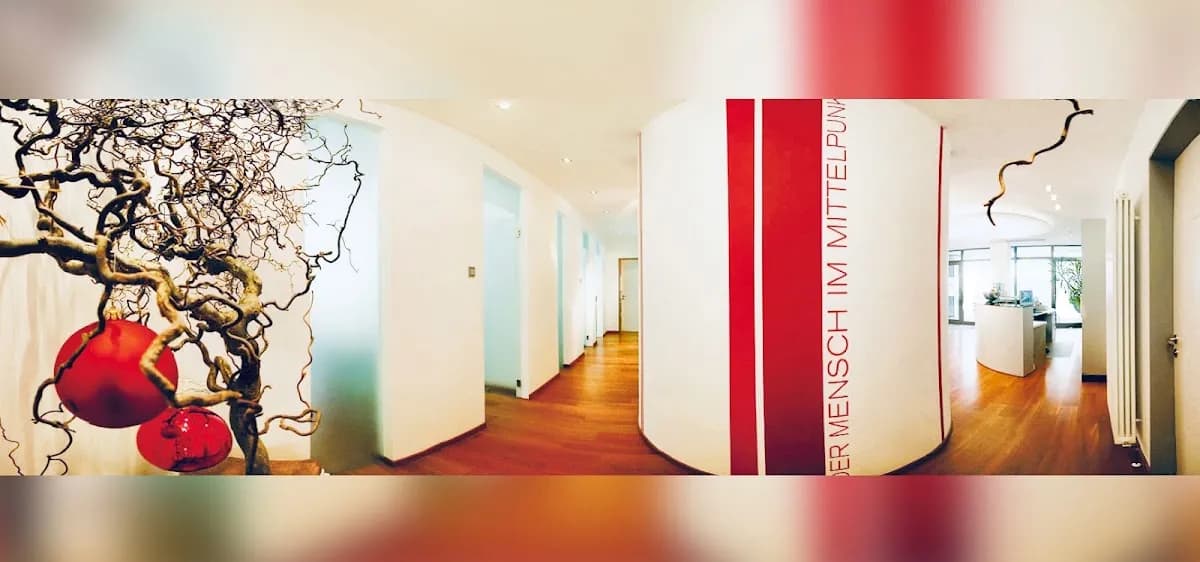 Dr. med. dent. Isabel Selmair — Foto aus dem Google-Eintrag der Praxis