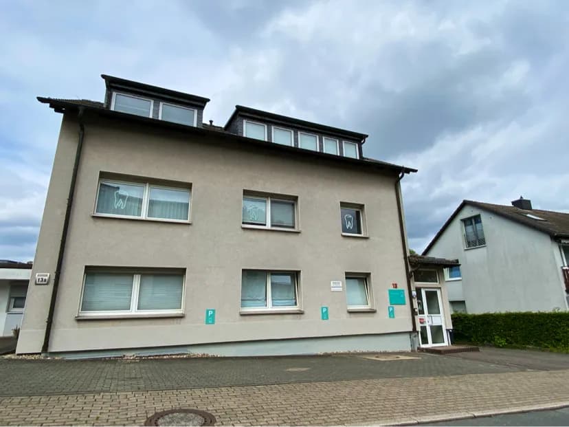 Dr. med. dent. Julia Vorloeper — Foto aus dem Google-Eintrag der Praxis