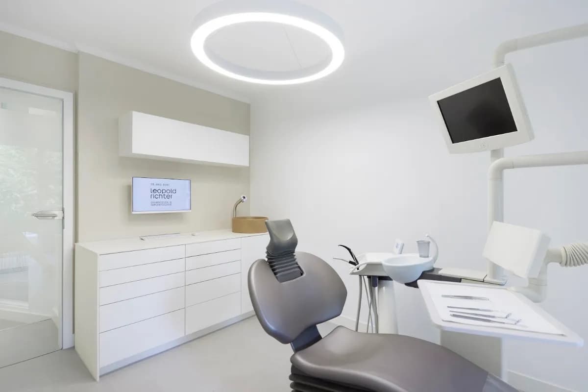 DR. MED. DENT. leopold richter ZAHNMEDIZIN & IMPLANTOLOGIE — Foto aus dem Google-Eintrag der Praxis
