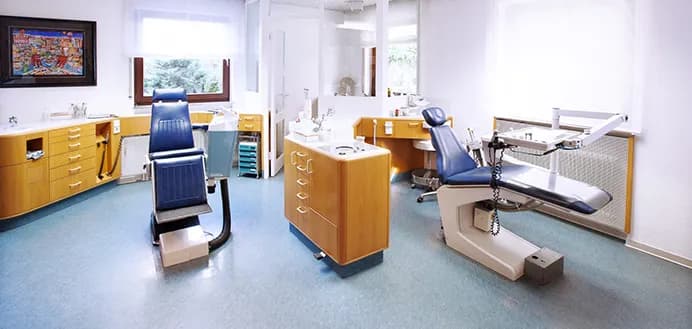 Dr.med.dent. Lutz Abel Fachzahnarzt für Kieferorthopädie — Foto aus dem Google-Eintrag der Praxis