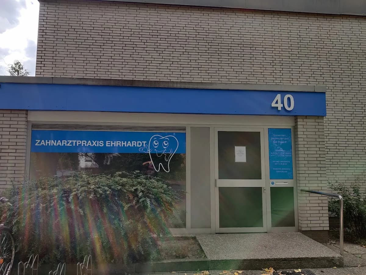 Dr.med.dent. Manfred Ehrhardt — Foto aus dem Google-Eintrag der Praxis
