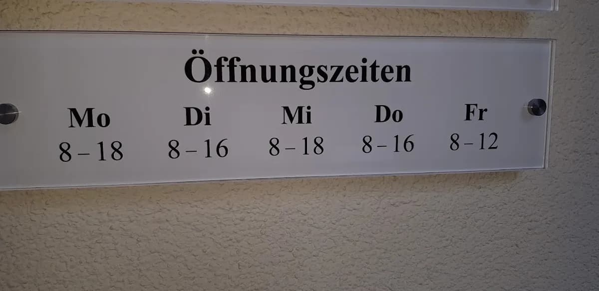 Dr. med. dent. Matthias Dombrowsky Fachzahnarzt für Oralchirurgie Oralchirurg und Zahnarzt Implantologie — Foto aus dem Google-Eintrag der Praxis