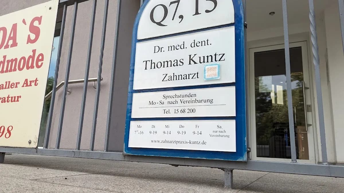 Dr. med. dent. Thomas Kuntz — Foto aus dem Google-Eintrag der Praxis