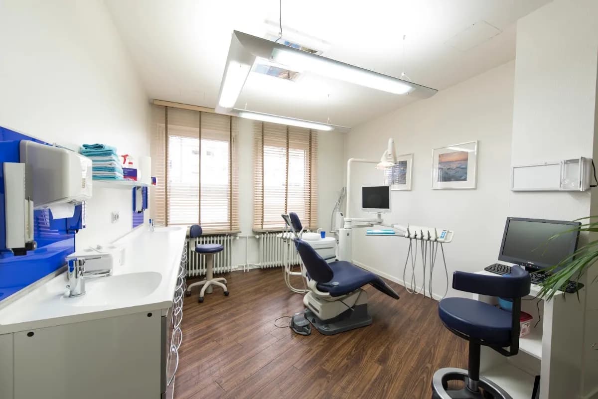 Dr. med. dent. Ulrike Gössel — Foto aus dem Google-Eintrag der Praxis