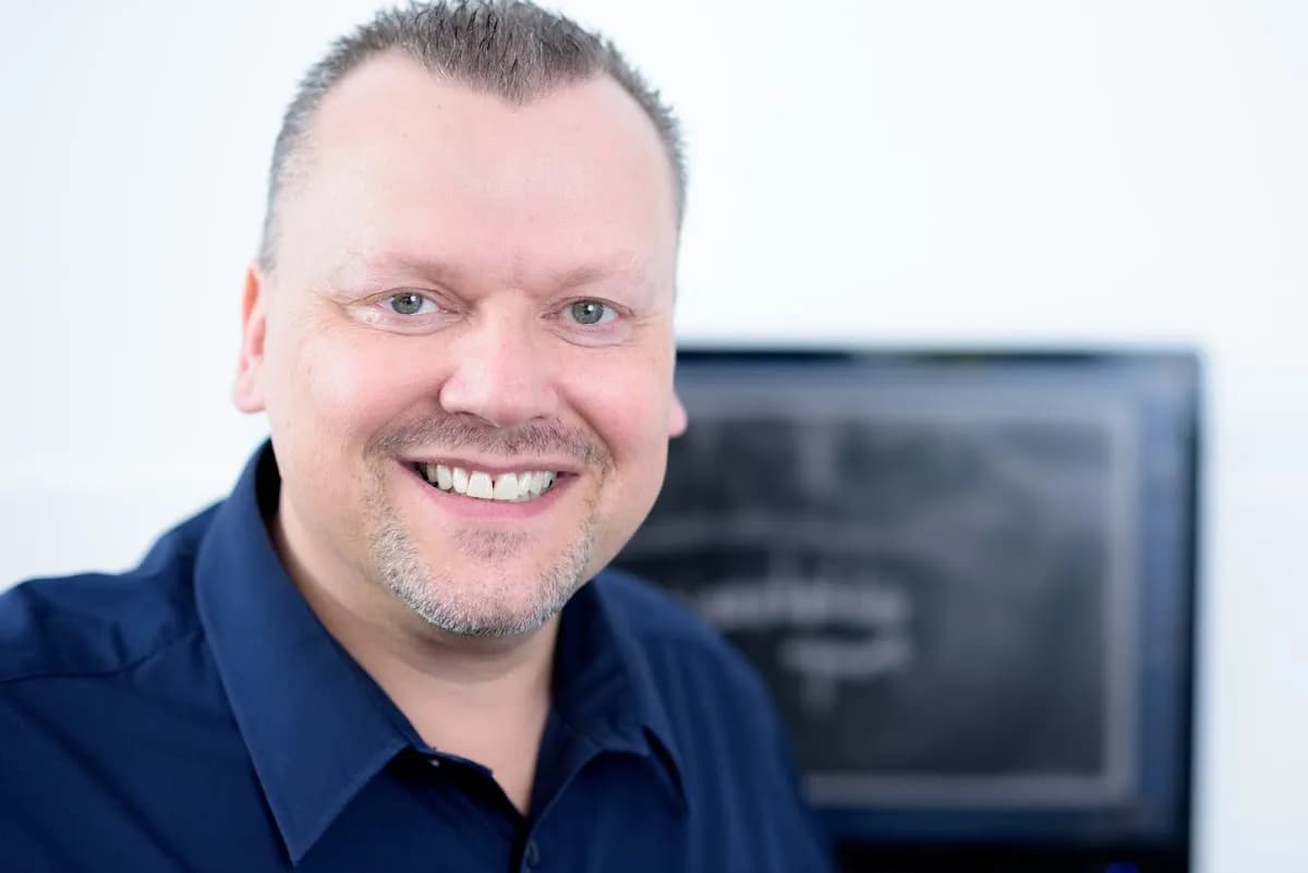Dr. med. dent. Uwe Dreesen — Foto aus dem Google-Eintrag der Praxis