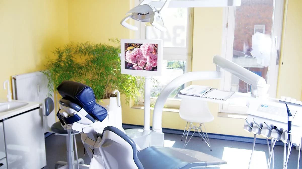 Dr. Weitze & Partner , Praxis für Implantologie und ästhetische Zahnheilkunde — Foto aus dem Google-Eintrag der Praxis