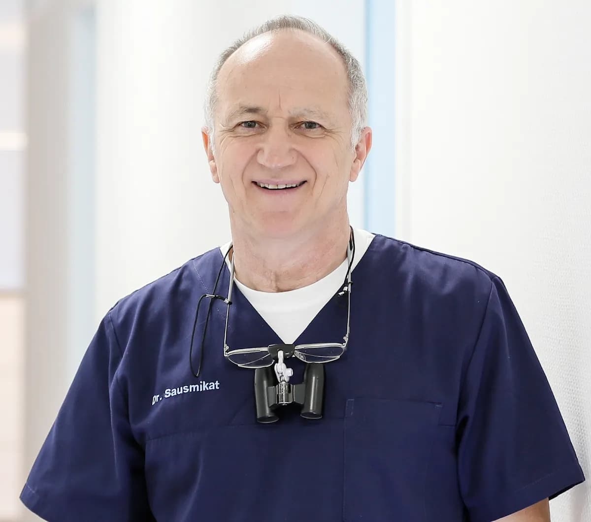 Dr. Wolfgang Sausmikat Mund- Kiefer- u. Gesichtschirurg / Zahnarzt — Foto aus dem Google-Eintrag der Praxis
