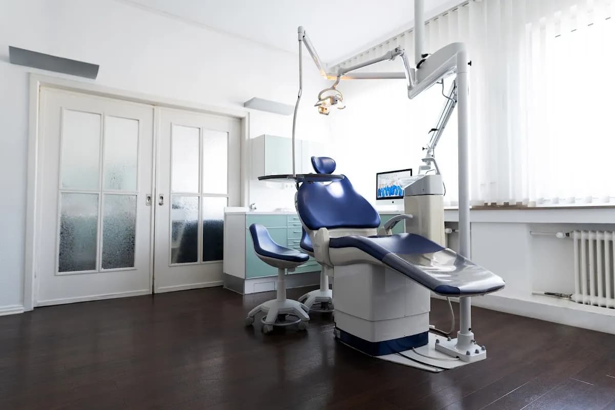 Fachzahnarztpraxis für Oralchirurgie Sivan Ates M.Sc. M.Sc. — Foto aus dem Google-Eintrag der Praxis