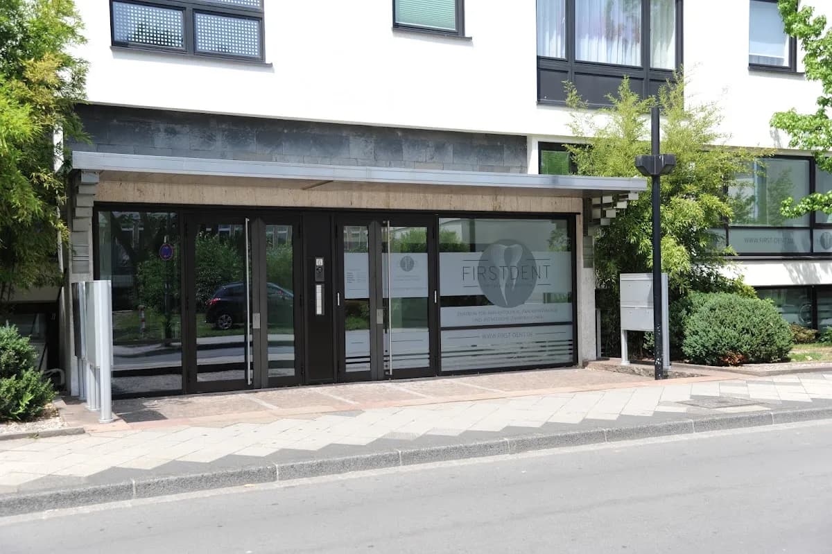 Firstdent — Foto aus dem Google-Eintrag der Praxis