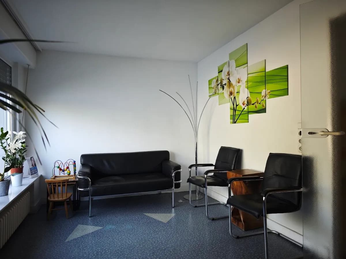 Frau Fikriye Olgun — Foto aus dem Google-Eintrag der Praxis