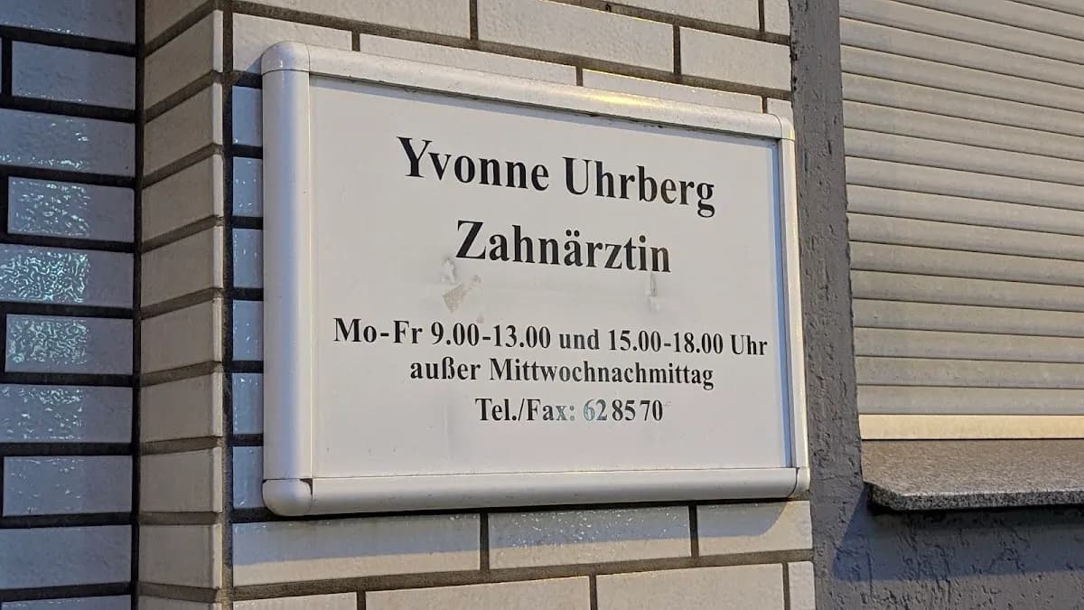 Frau Yvonne Uhrberg — Foto aus dem Google-Eintrag der Praxis