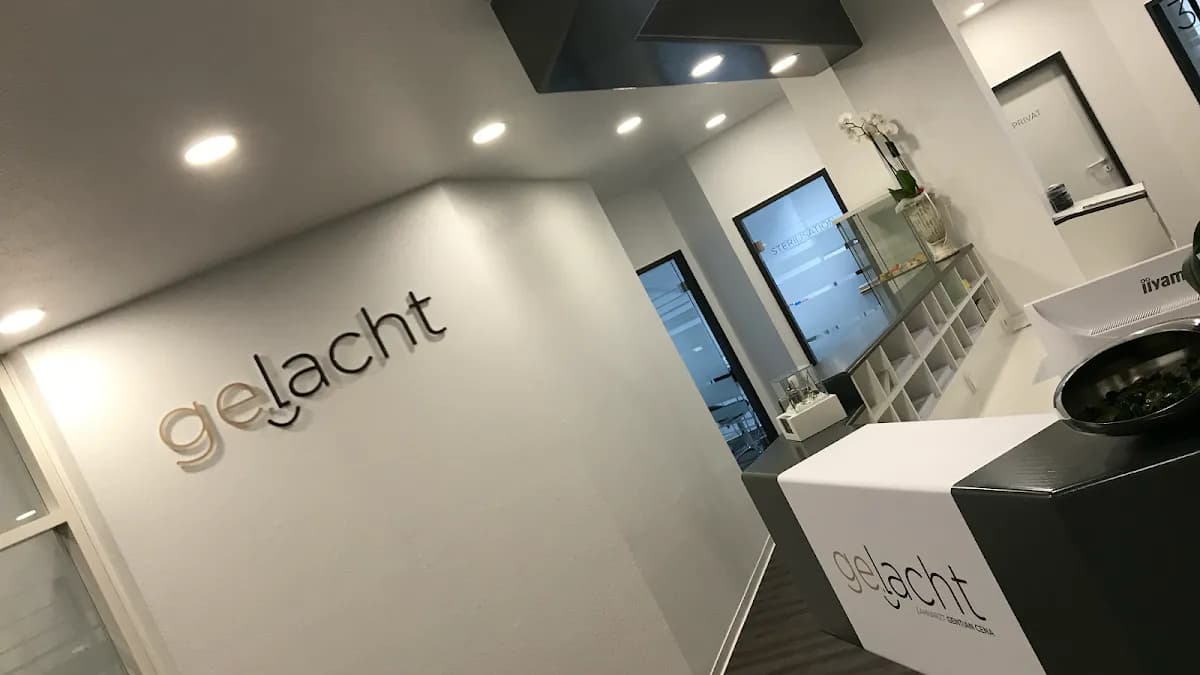 ge.lacht - Zahnarzt Gentian Cena — Foto aus dem Google-Eintrag der Praxis