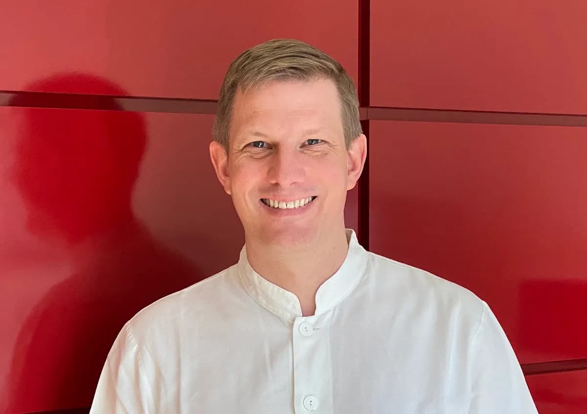 Hendrik Bruns — Foto aus dem Google-Eintrag der Praxis