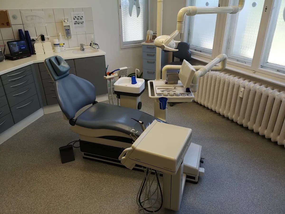 Herr Dr. Dietmar Kuhn — Foto aus dem Google-Eintrag der Praxis