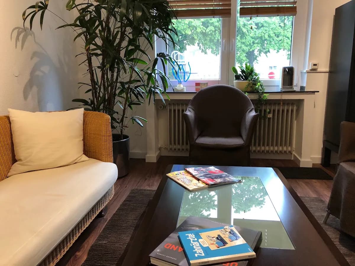 Herr Dr. Ralph-Pierre Koeser — Foto aus dem Google-Eintrag der Praxis
