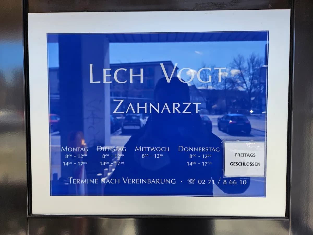 Herr Lech Vogt — Foto aus dem Google-Eintrag der Praxis