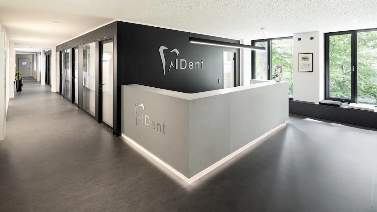 IDent Kassel | Zahnarzt Dr. Ila Davarpanah — Foto aus dem Google-Eintrag der Praxis