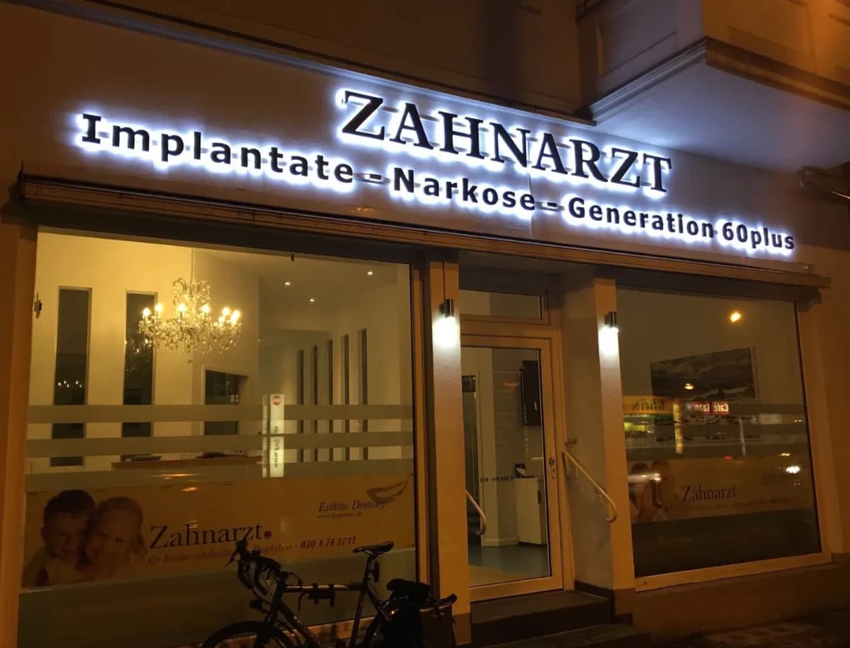 Ihr Zahnarzt in Französisch- Buchholz 13127 Dr. Springer Implantate, Narkose, 60plus — Foto aus dem Google-Eintrag der Praxis