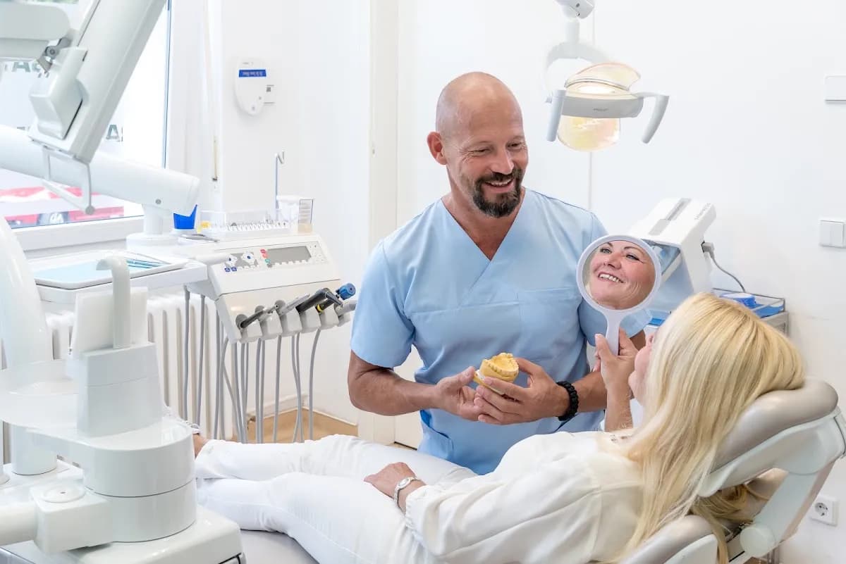 Ihr Zahnarzt in Pankow: Dr. Springer: Implantate, Narkose, Generation 60 plus — Foto aus dem Google-Eintrag der Praxis