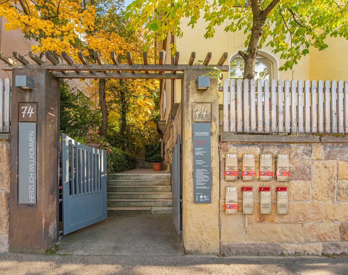 IHRE ZAHNÄRZTE LANDHAUSSTRASSE — Foto aus dem Google-Eintrag der Praxis