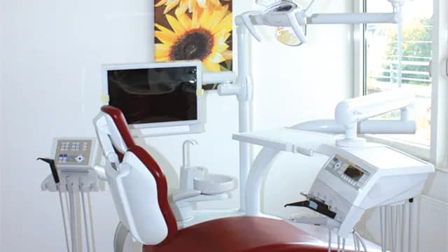 Implantat Zentrum Berlin — Foto aus dem Google-Eintrag der Praxis