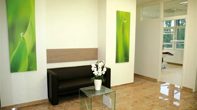 Implantat Zentrum Berlin — Foto aus dem Google-Eintrag der Praxis