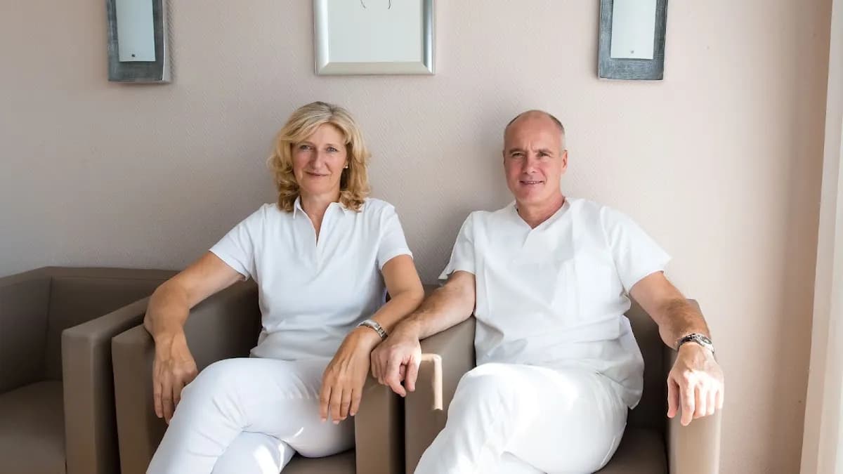 Jörg und Maren Plättner — Foto aus dem Google-Eintrag der Praxis