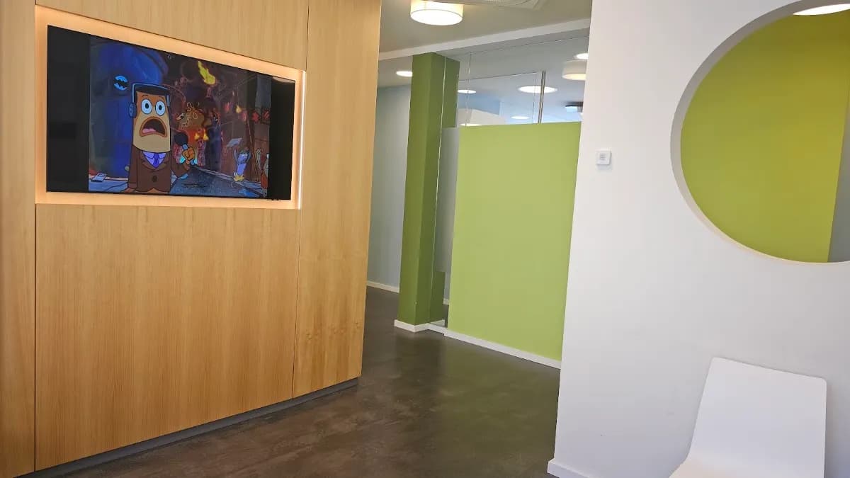 Kinder+Zahnklinik Berlin Kinderzahnarzt Neukölln — Foto aus dem Google-Eintrag der Praxis