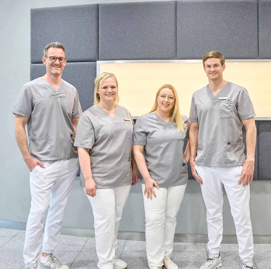 Mund-, Kiefer-, Gesichtschirurgie und Oralchirurgie Friedrichstraße, Dr. Tegtmeyer, Dr. Dr. Bolm, Dr. Angermair — Foto aus dem Google-Eintrag der Praxis