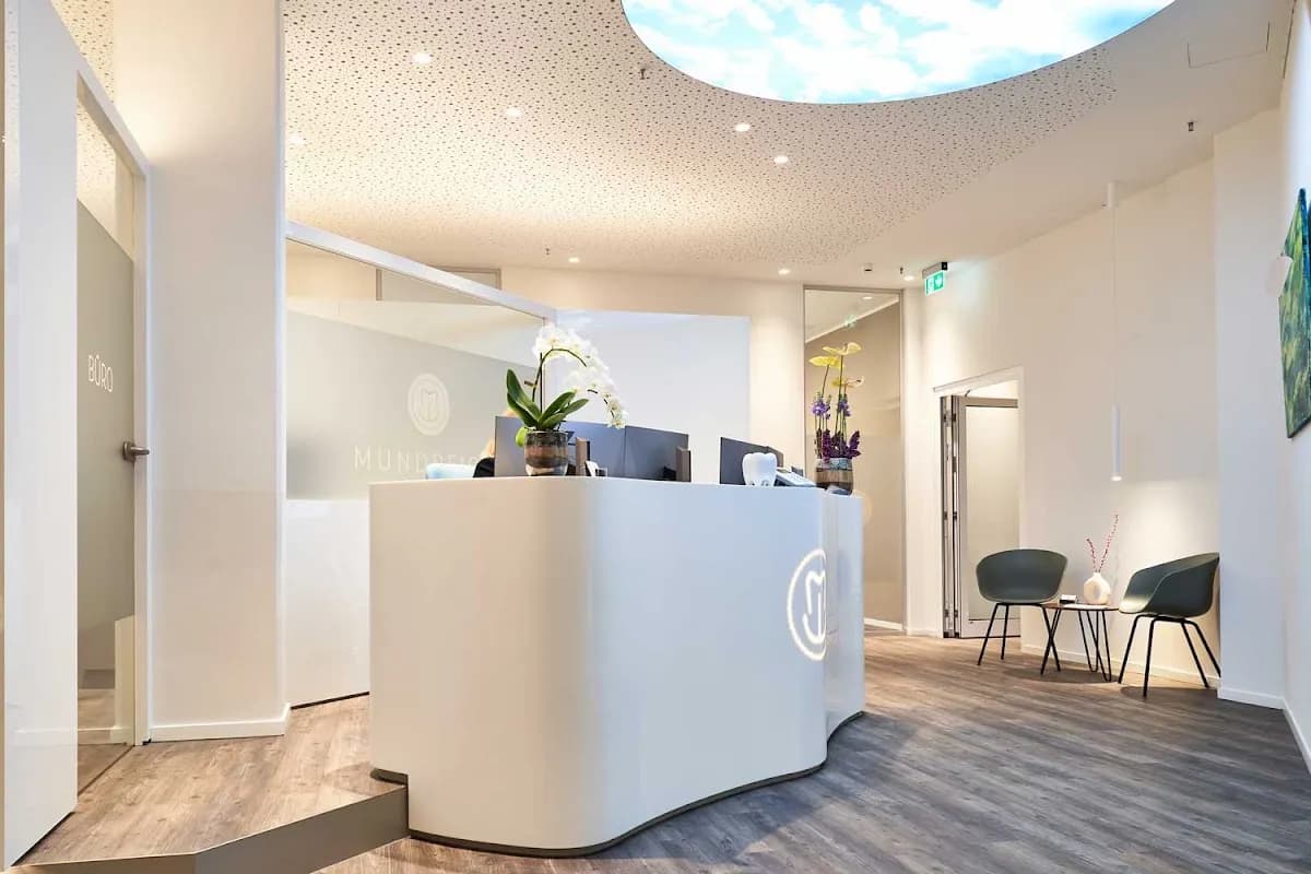 Mundreich Zentrum für zahnärztliche Chirurgie | Kieferchirurg Hamburg Kieferchirurgie Hamburg — Foto aus dem Google-Eintrag der Praxis