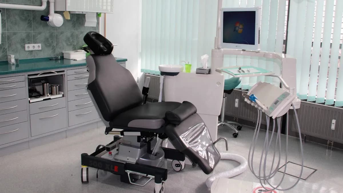 Oralchirurgie Prenzlauer Berg & Zahnarzt Röhner — Foto aus dem Google-Eintrag der Praxis