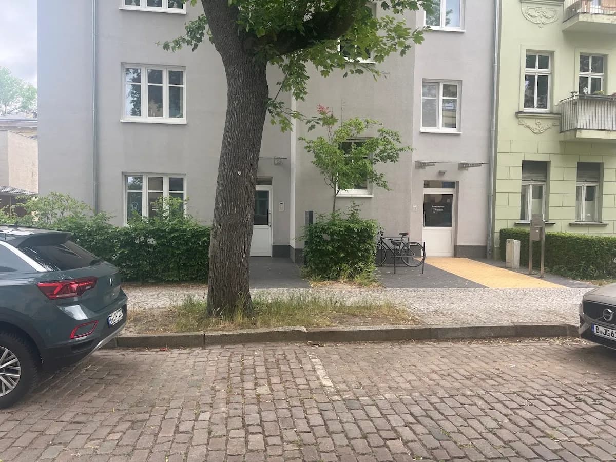 Peter Zahl — Foto aus dem Google-Eintrag der Praxis