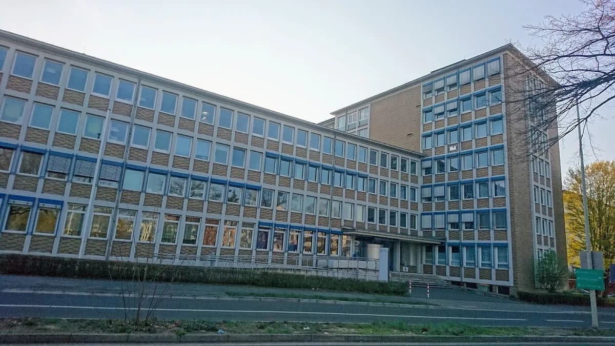 Poliklinik für Zahnerhaltung und Parodontologie — Foto aus dem Google-Eintrag der Praxis