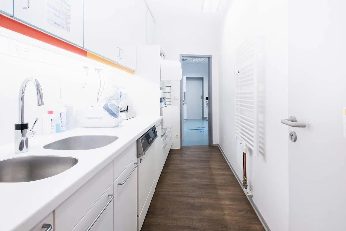 Praxis für Kiefer- und Oralchirurgie im Ärztezentrum 'Helle Mitte' GbR — Foto aus dem Google-Eintrag der Praxis
