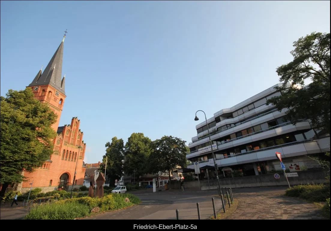 Praxisklinik Rechts am Rhein Dr. Dr. Peters Dr. Dr. Lüpertz - Kieferchirurgie Zahnimplantate — Foto aus dem Google-Eintrag der Praxis