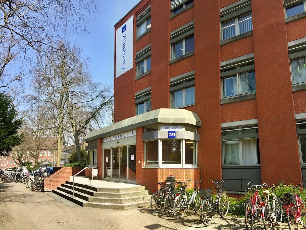 Prof. Dr. Guido Heydecke UKE — Foto aus dem Google-Eintrag der Praxis