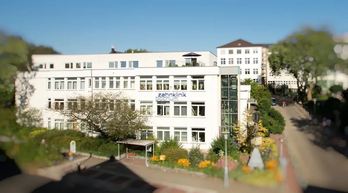 Prof. Dr. Hans-Peter Jöhren - Zahnklinik Bochum und BAG — Foto aus dem Google-Eintrag der Praxis