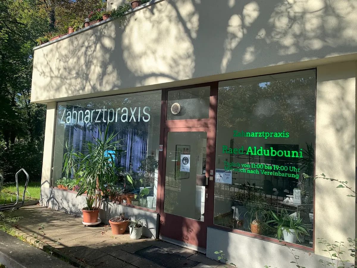 Raed Aldubouni — Foto aus dem Google-Eintrag der Praxis