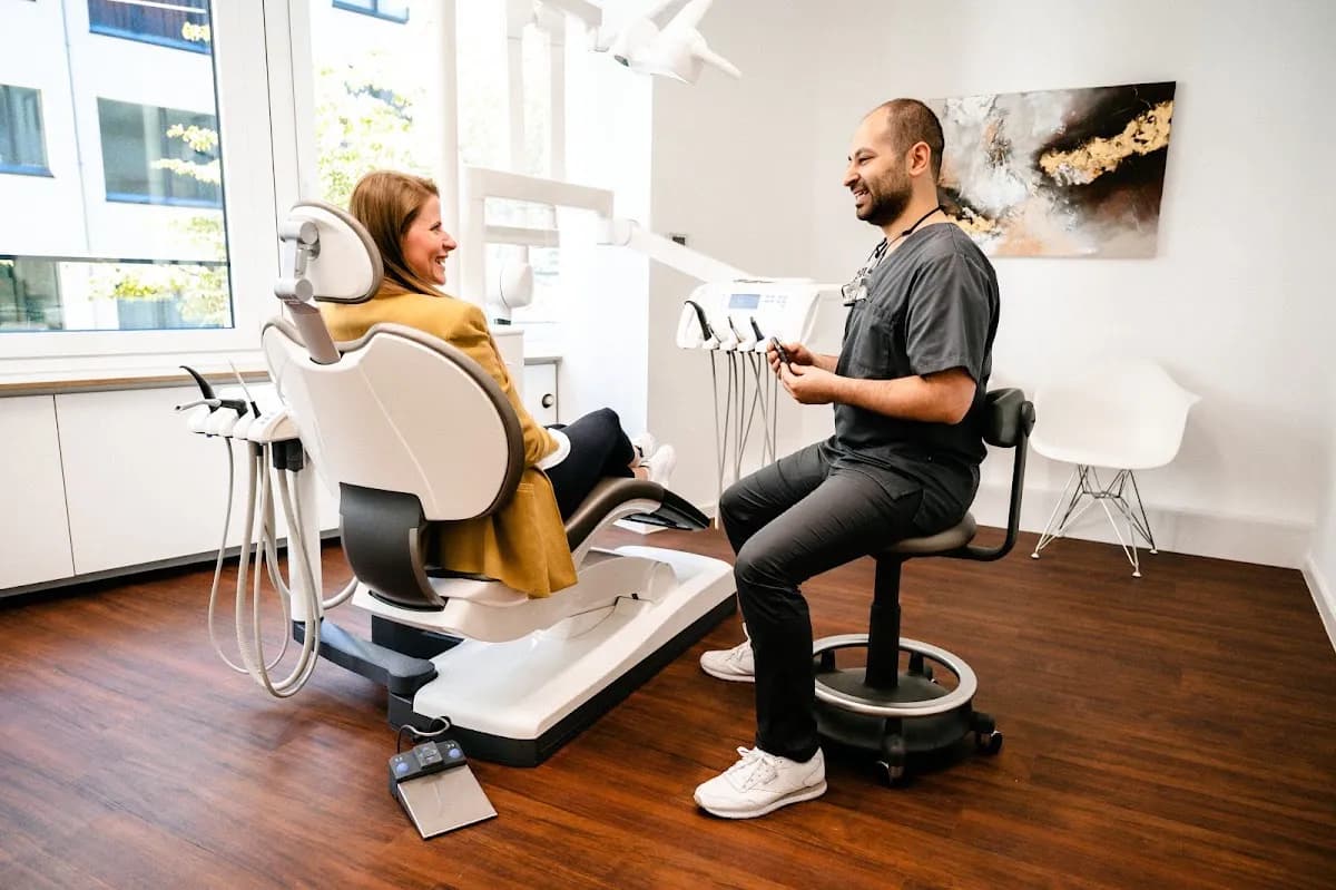 SAYKIN² Zahnmedizin - Ihr Zahnarzt Frankfurt — Foto aus dem Google-Eintrag der Praxis