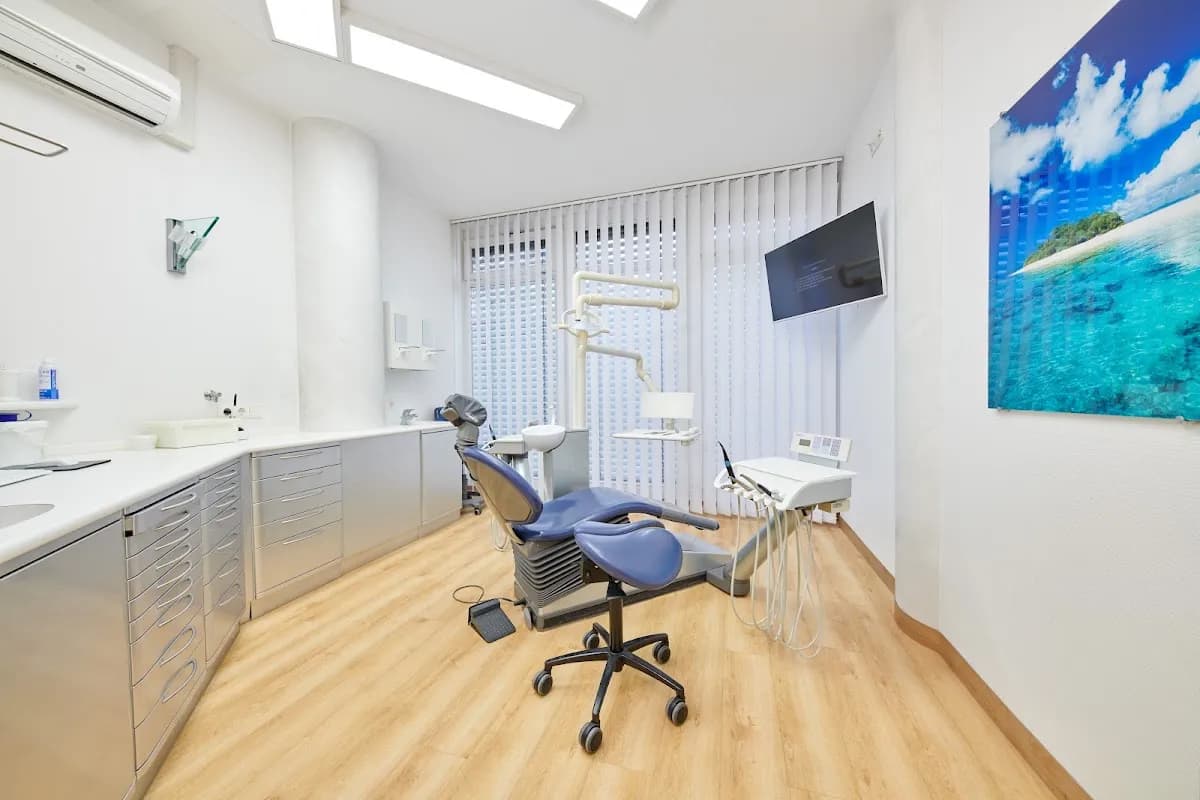 Sicher Lachen | Zentrum für Zahnmedizin — Foto aus dem Google-Eintrag der Praxis
