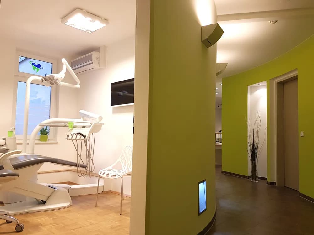 SmileDent Berlin — Foto aus dem Google-Eintrag der Praxis