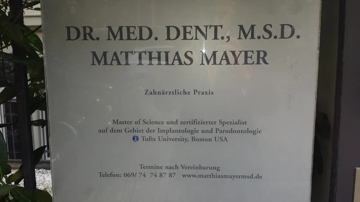 Spezialist für Implantologie und Parodonotologie — Foto aus dem Google-Eintrag der Praxis