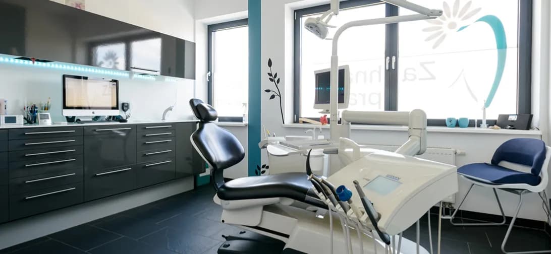Ulrich Degner, Zahnarzt, Schweizer Viertel. — Foto aus dem Google-Eintrag der Praxis