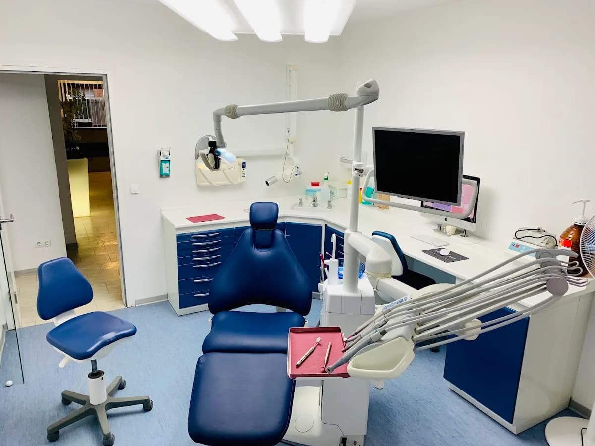 Weinstock Cosmetic & Reconstructive Dentistry | Hamburg — Foto aus dem Google-Eintrag der Praxis