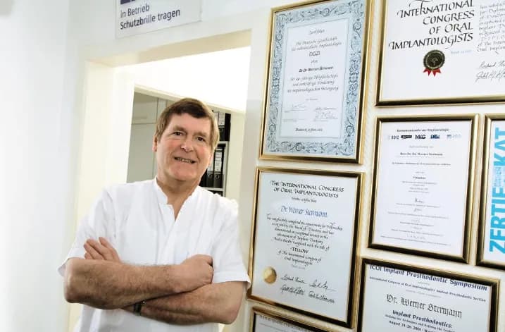 Zahnarzt Arzt Oralchirurg Implantologie — Foto aus dem Google-Eintrag der Praxis