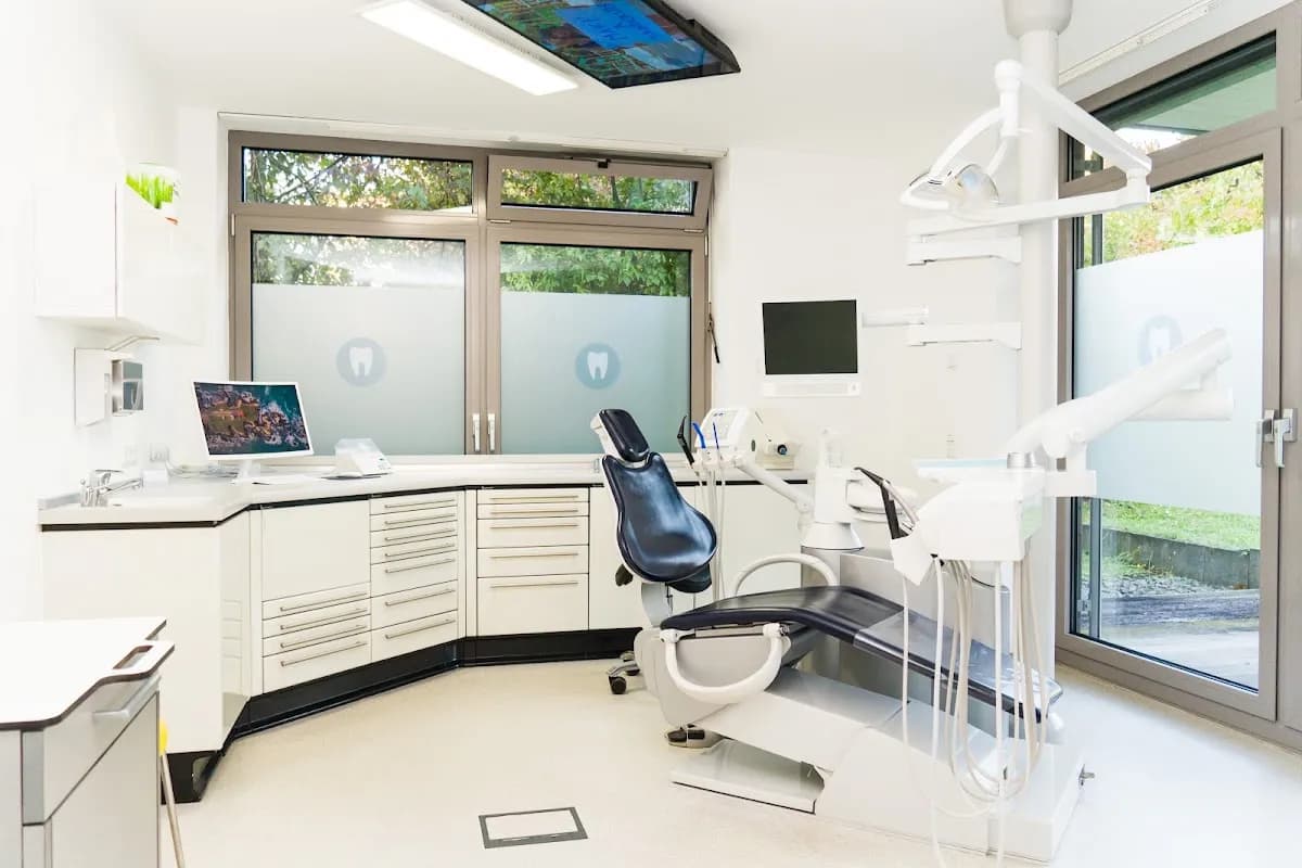 Zahnarzt Bensberg Dr. Julia Rath Bergisch Gladbach — Foto aus dem Google-Eintrag der Praxis