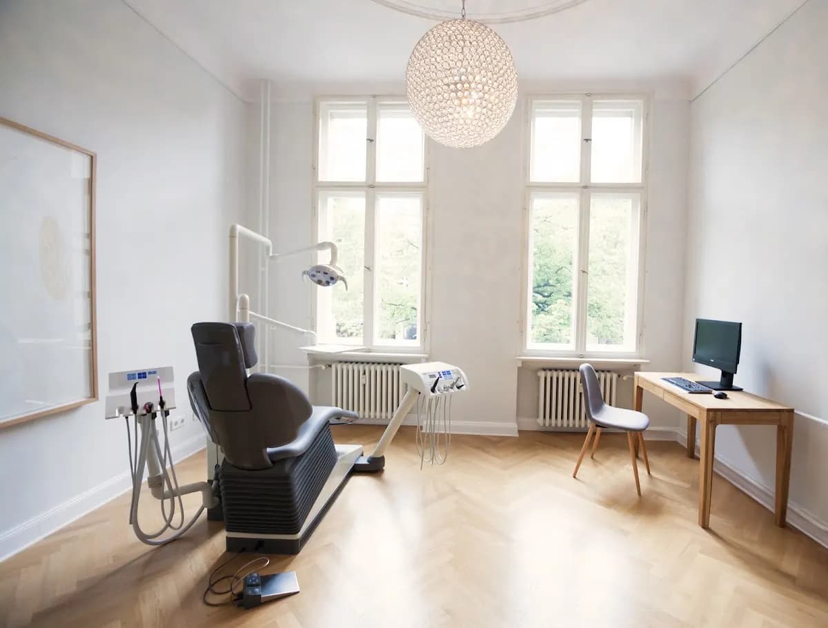 Zahnarzt Berlin Schöneberg | Dr. Brouwer & Kollegen — Foto aus dem Google-Eintrag der Praxis