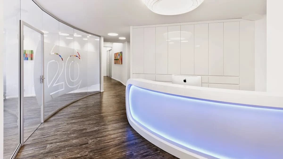 Zahnarzt Dr. med. dent. Kai Zwanzig Praxis für Zahnheilkunde - Kompetenzzentrum Implantologie Bielefeld — Foto aus dem Google-Eintrag der Praxis