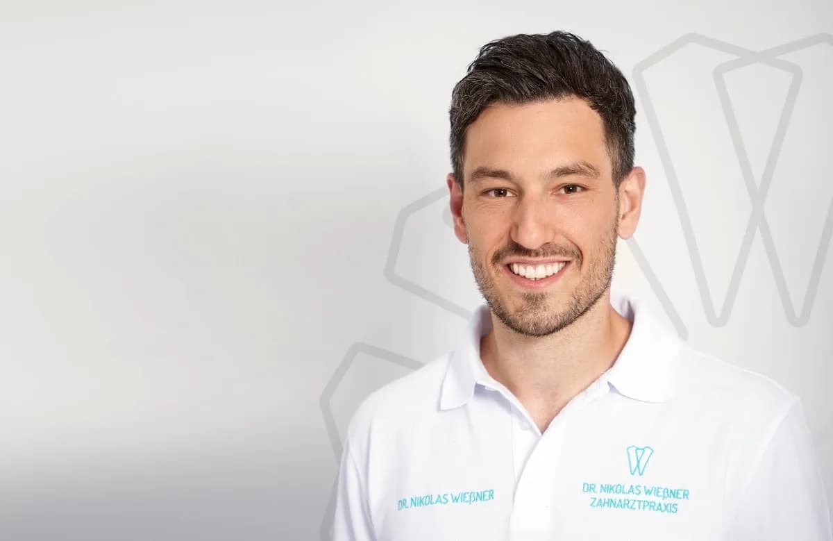 Zahnarzt Dr. Nikolas Wießner, M.Sc., M.Sc. — Foto aus dem Google-Eintrag der Praxis