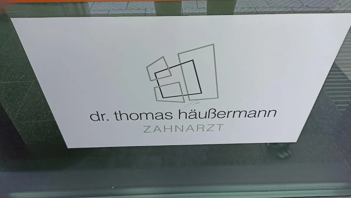 Zahnarzt Dr. Thomas Häußermann — Foto aus dem Google-Eintrag der Praxis